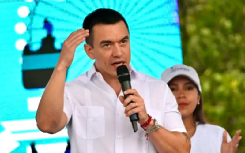 Presiden Ecuador umum cuti umum selepas pasukan layak ke pusingan kalah mati Piala Dunia