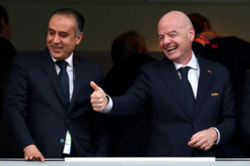 Presiden FIFA Infantino dituduh hipokrit, jejak karbon membonjol akibat lompat stadium