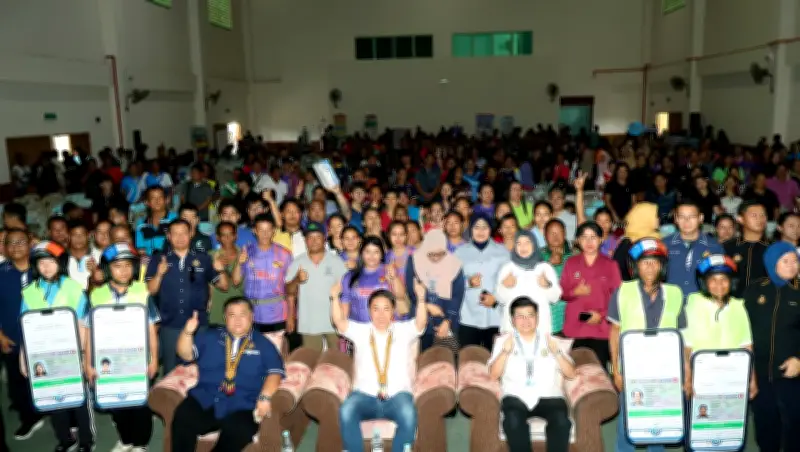 Program Lesen JPJ Sarawak bantu penduduk luar bandar Julau dapat lesen dan minyak subsidi