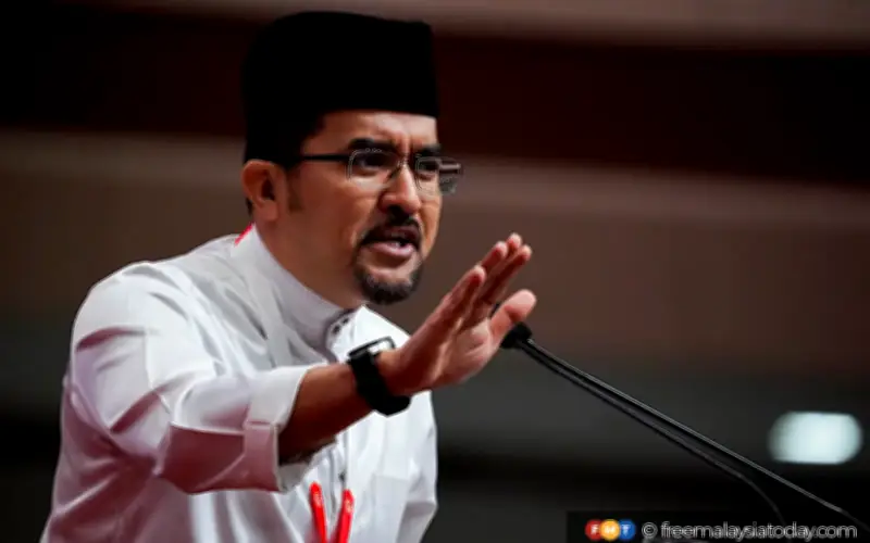 Puad ugut keluar Umno jika anak tak dipilih calon Rengit, dakwa Asyraf