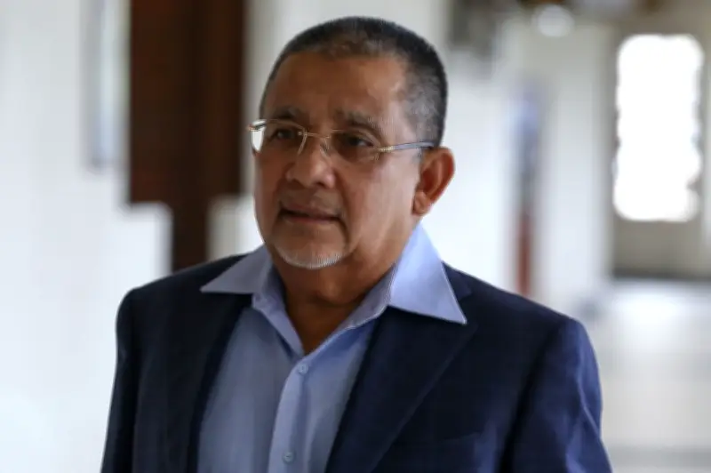 Raja Malaysia tarik gelaran 'Tan Sri' Isa Samad akibat sabitan rasuah