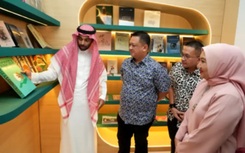 Raja Muda Perlis lancar 8 buku baharu di PBAKL 2026