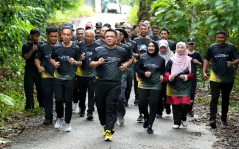 Raja Muda Perlis sertai 800 peserta di Nakawan Rainforest Run