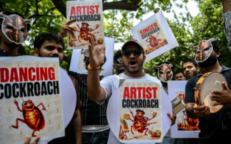 Ratusan Sertai Bantahan Parti Lipas Viral India