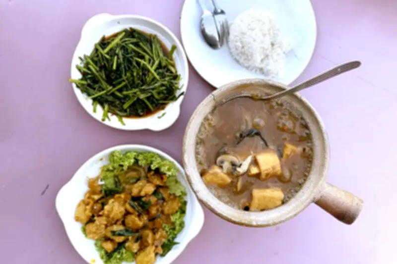 Restoran Jit Shen di Melaka: Dai Chow Homemade Roselle dan Salted Egg Chicken