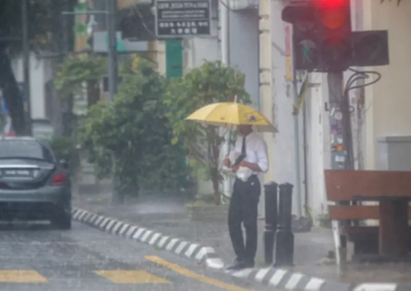 Ribut petir, hujan lebat di KL, Putrajaya dan 10 negeri hingga 7 malam