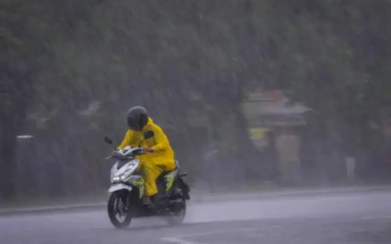 Ribut petir, hujan lebat melanda Perlis, Pulau Pinang, sebahagian Kedah dan Johor hingga tengah hari