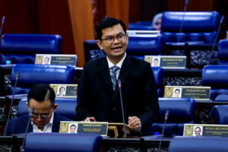 Risiko kehilangan pekerjaan besar-besaran di Malaysia masih rendah, kata menteri ekonomi