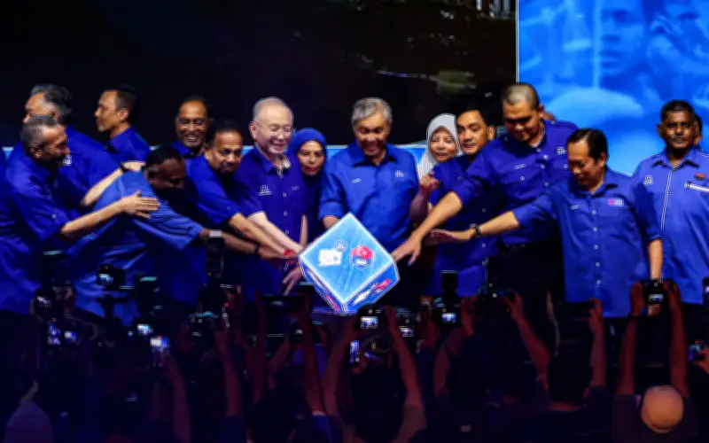 Rundingan kerusi BN di Johor hampir selesai, kata Zahid