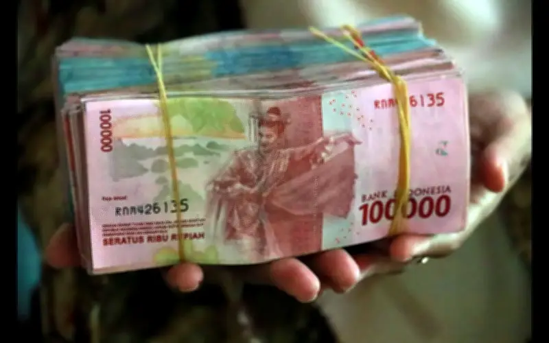 Rupiah Indonesia jatuh ke paras terendah berbanding dolar AS