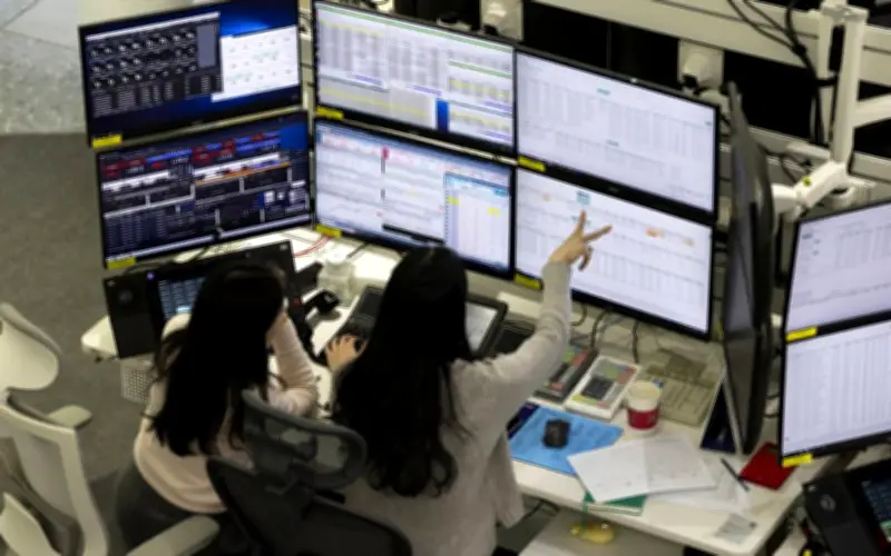Saham Asia merosot, pasaran jangka Fed lebih agresif, minyak naik