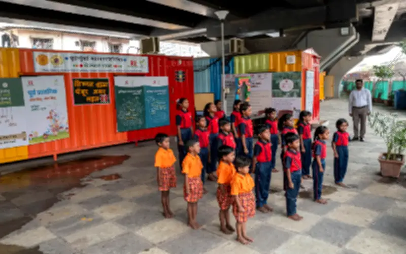 Sekolah di bawah jambatan angkat taraf hidup kanak-kanak jalanan India