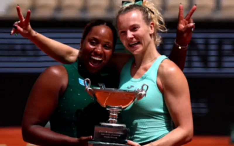 Siniakova dan Townsend Juara Beregu Wanita Terbuka Perancis