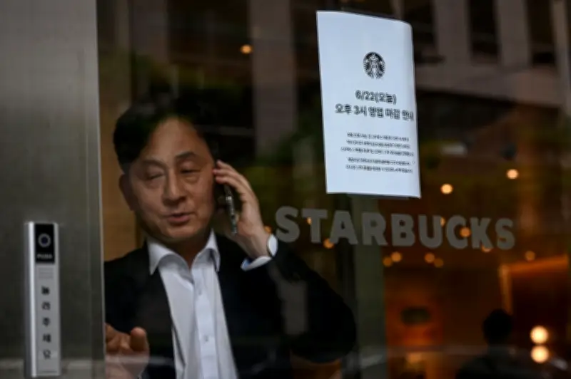 Starbucks Korea tutup 2,000 cawangan untuk latihan sejarah selepas kontroversi 'Hari Kereta Kebal'