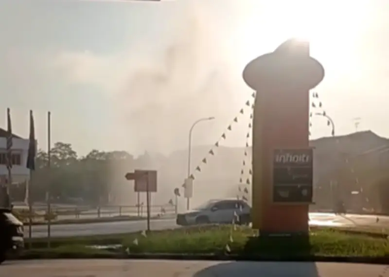 Tayar pecah punca Aruz langgar pili bomba, bekalan air tergendala 5 jam di Johor Jaya