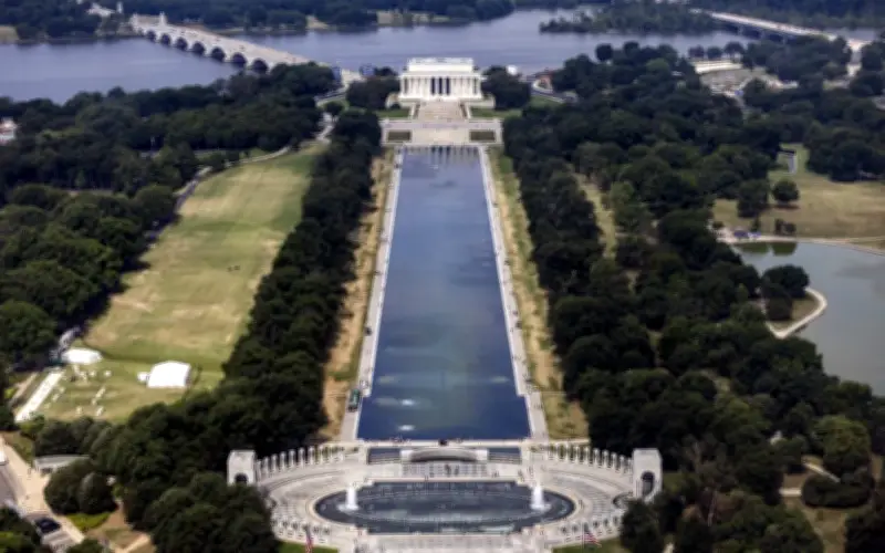 Trump ancam penjara bagi yang rosakkan Kolam Refleksi Washington