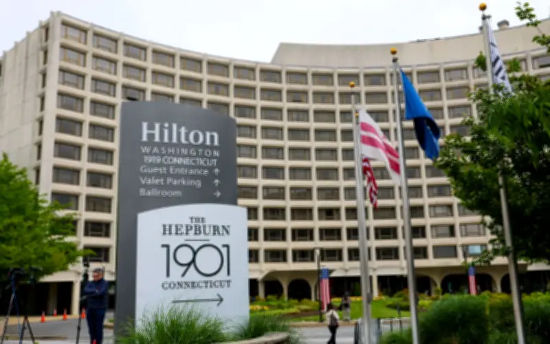 Trump kembali ke hotel Washington di mana cubaan bunuh digagalkan