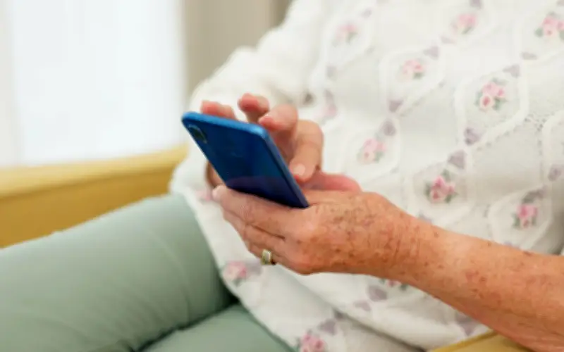 Warga Emas Terpinggir dalam Era Digitalisasi Malaysia