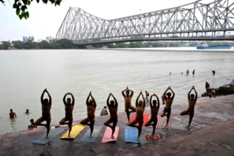 Yoga Lebih Daripada Asana: Guru India Seru Pandangan Lebih Luas