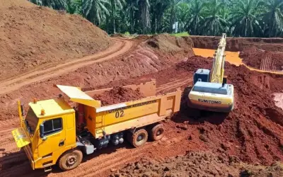 9 ditahan, aset dan bauksit RM3.75 juta dirampas dalam serbuan di ladang Felda