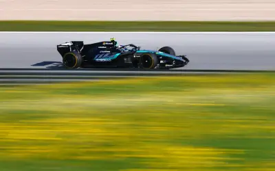 Antonelli catat 'double top' untuk Mercedes, Russell beri amaran ancaman McLaren