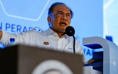 Anwar tolak cadangan naik harga minyak, buat pinjaman subsidi