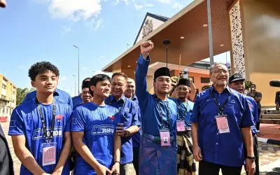 BN Johor adakan mesyuarat selepas kaji selidik ramal hanya 35 kerusi