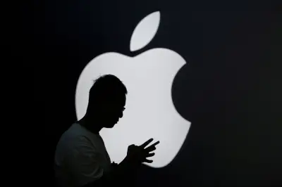 CEO Apple keluar amaran kenaikan harga produk akibat lonjakan harga cip AI
