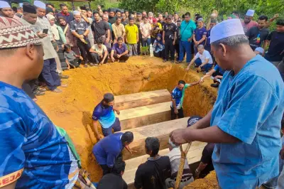 Empat ahli keluarga maut nahas Johor dikebumi satu kubur di Dungun