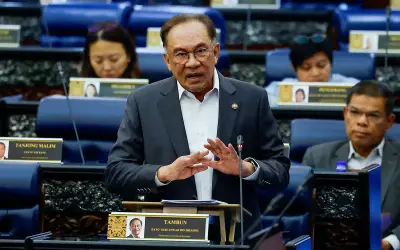 Kerajaan tak pernah haramkan program di Felda, kata Anwar