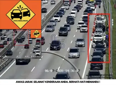 Laluan perlahan di lebuh raya utama ketika pemudik pulang ke Lembah Klang