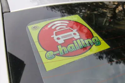 Lindungi pemandu e-hailing: Lee Lam Thye minta kamera papan pemuka, butang panik, semakan lebih ketat