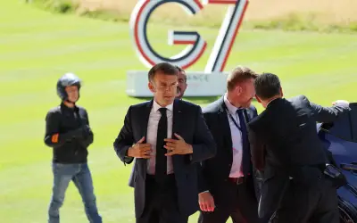 Macron mahu perbincangan hormat tetapi tegas dengan Trump mengenai tarif