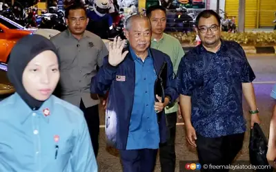 Muhyiddin dan pemimpin Bersatu tiba untuk mesyuarat tergempar PN