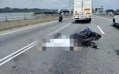 Pasangan suami isteri maut motosikal langgar lori di Second Link