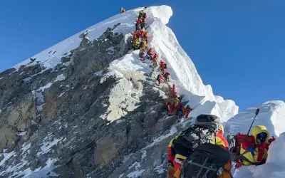 Pendaki Nepal ditemui hidup selepas enam hari hilang di Everest