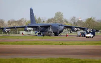 Pengebom B-52 Tentera Udara AS terhempas ketika berlepas di California