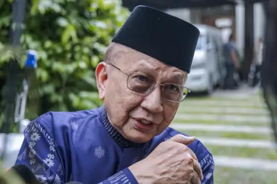 Rais Yatim dakwa Tunku Nadzaruddin dilantik Yamtuan Besar Negeri Sembilan ke-12