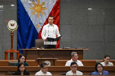 Senat Filipina pilih pemimpin baru, atasi boikot pro-Duterte