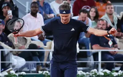 Zverev atasi Jodar, mara ke separuh akhir French Open