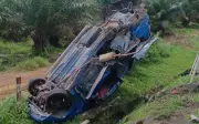 4 maut nahas di Simpang Renggam akibat dua kereta dipandu melulu