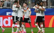 Adidas kehabisan huruf 'V' kerana peminat Jerman berebut baju Piala Dunia