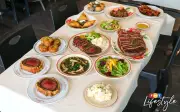 Arkitek yang Mereka Semula Pengalaman Steakhouse