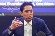 Azam Baki disoal dua jam di Bukit Aman berkaitan ugutan