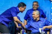 BN Johor tanding solo 56 kerusi, Zahid beri restu