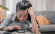 Doomscrolling: 10 Cara Kurangkan Masa Di Hadapan Telefon