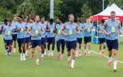 Kane puji persiapan England, skuad tiba di kem utama