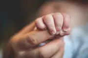 Konspirasi Pemerdagangan Bayi: Pasangan Singapura Jadi Mangsa Sindiket Indonesia