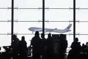 Letupan tayar pesawat tutup sementara landasan KLIA