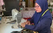 Liza Mamat Lahir Tanpa Jari, Jahit Kehidupan Berdikari